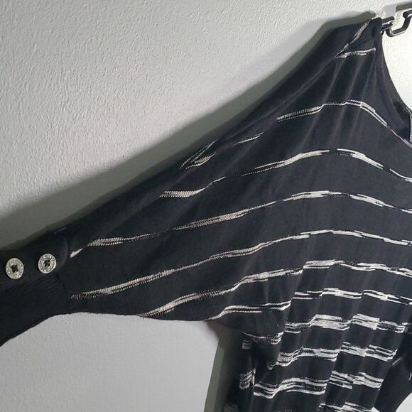 White House Black Market sweater women's size xs x-small black white 100… - Picture 4 of 10